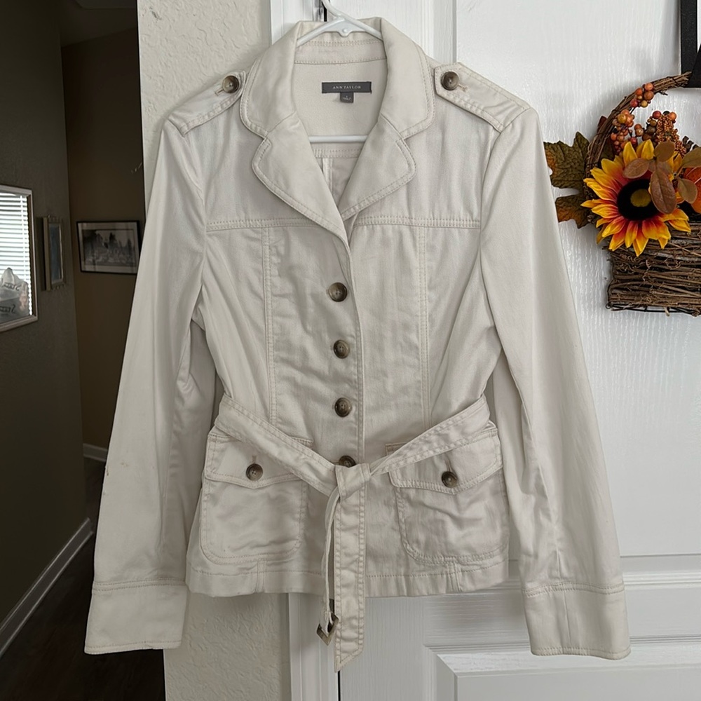 EUC - ANN TAYLOR UTLILTY JACKET